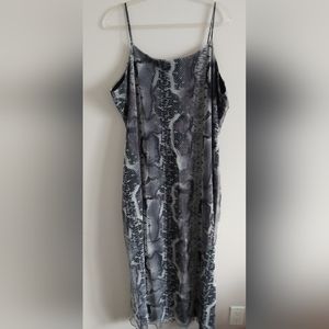 Mesh long dress with grey snakeskin print 1X/2X